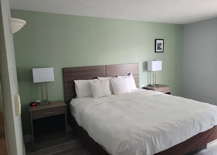 Hotel with Tennis: Evergreen Resort